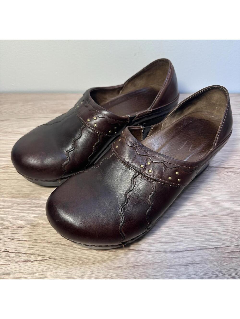Dansko women Brown Leather Slip On Studded heeled Clogs US 8-8.5 / 39